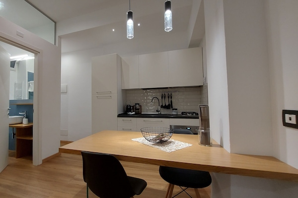 Frigorifero, forno, piano cottura, macchina per tè/caffè