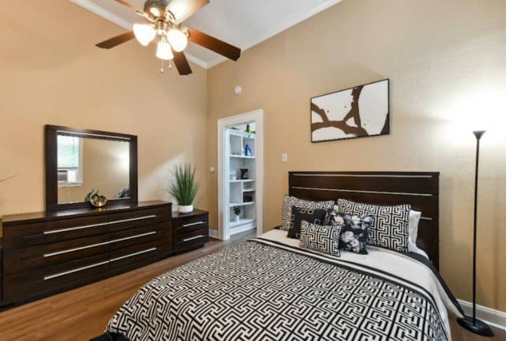 1 Schlafzimmer, Schreibtisch, Bügeleisen/Bügelbrett, kostenloses WLAN