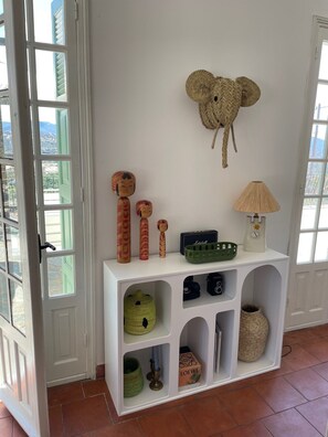 المنشأة من الداخل