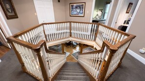 Interior - Hexagon House Bed and Breakfast - Homestead Room (Pentwater)