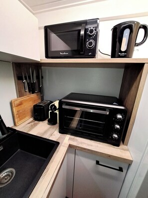 Fridge, microwave, oven, stovetop - Quiet, swimming pool, near the ocean - Ideal for a small family (Saint-Jean-de-Monts)