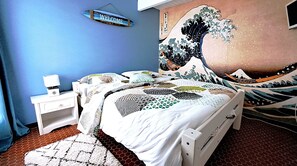 2 slaapkamers, een bureau, een strijkplank/strijkijzer, gratis wifi