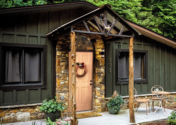 Exterior detail - Appalachian hideaway (Franklin)