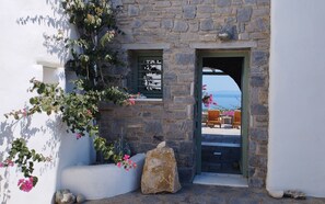 Exterior detail - Akakies summer house with breathtaking Aegean view (Πάρος)
