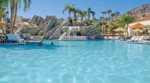 Coachella Jr Villa Palm Canyon Resort - Sleeps 4