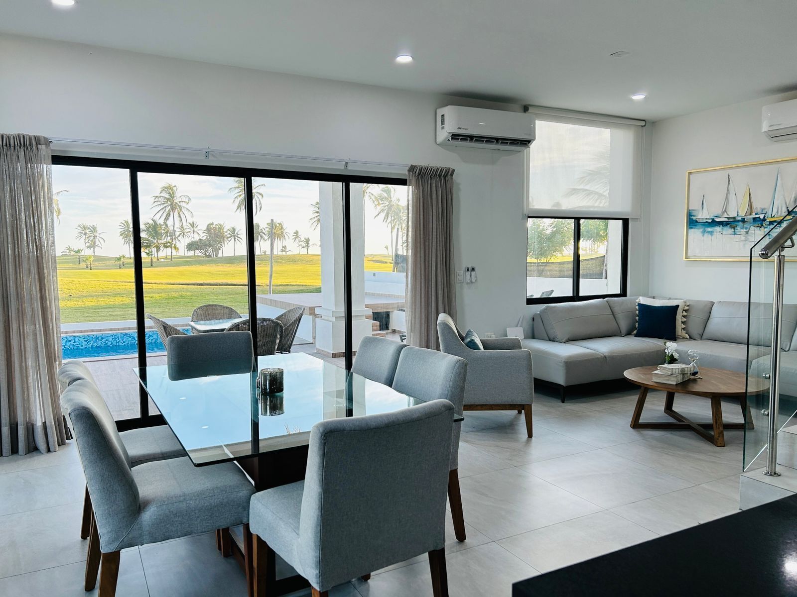 Luksuspientalo | Oleskelualue | 50–tuumainen plasmatelevisio, jossa digitaalikanavat