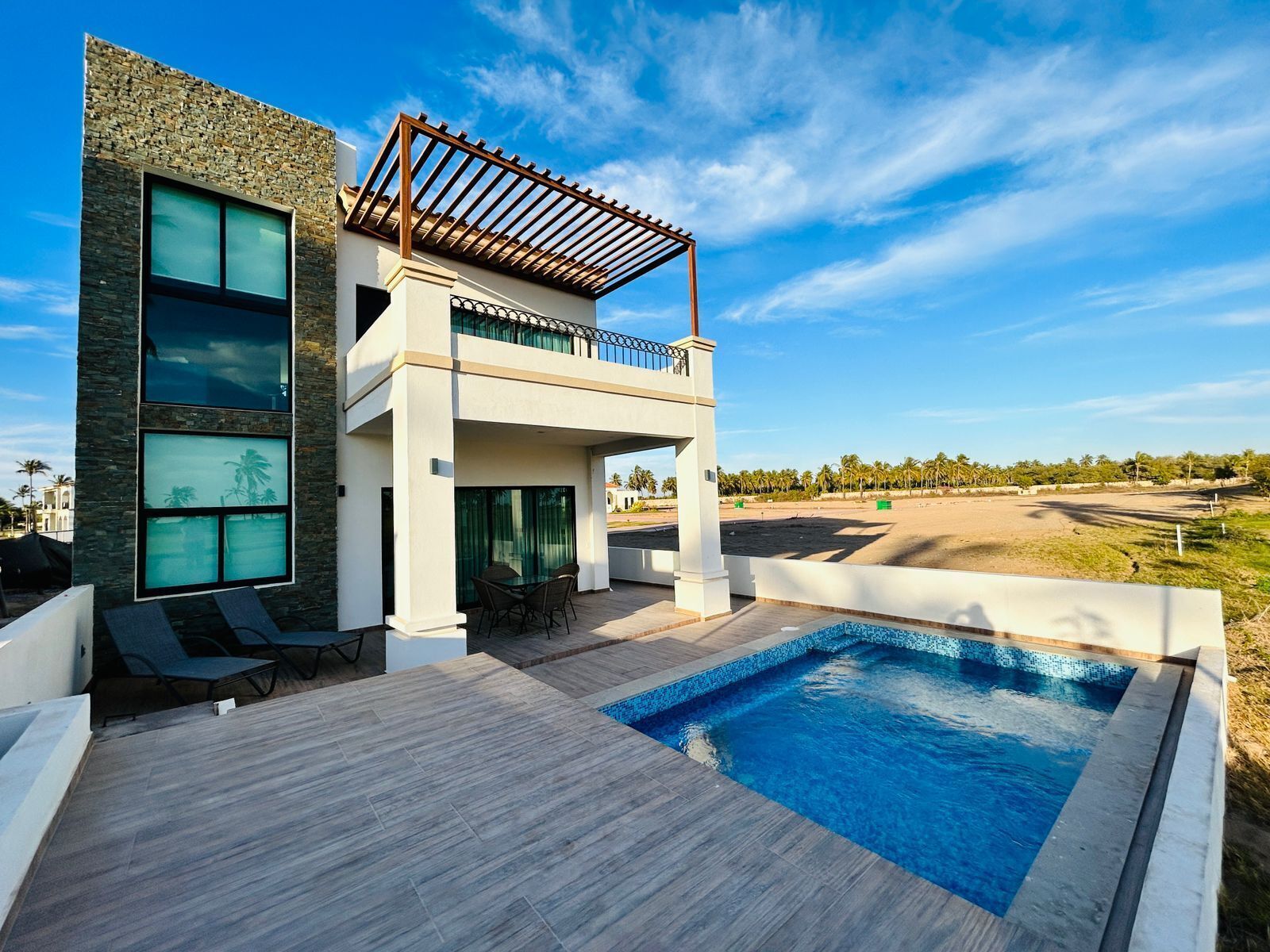 Fachada de la propiedad