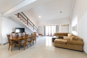 Marina del rey 505 | Living area | 50-inch plasma TV with digital channels, TV - Marina del Rey (Mazatlán)