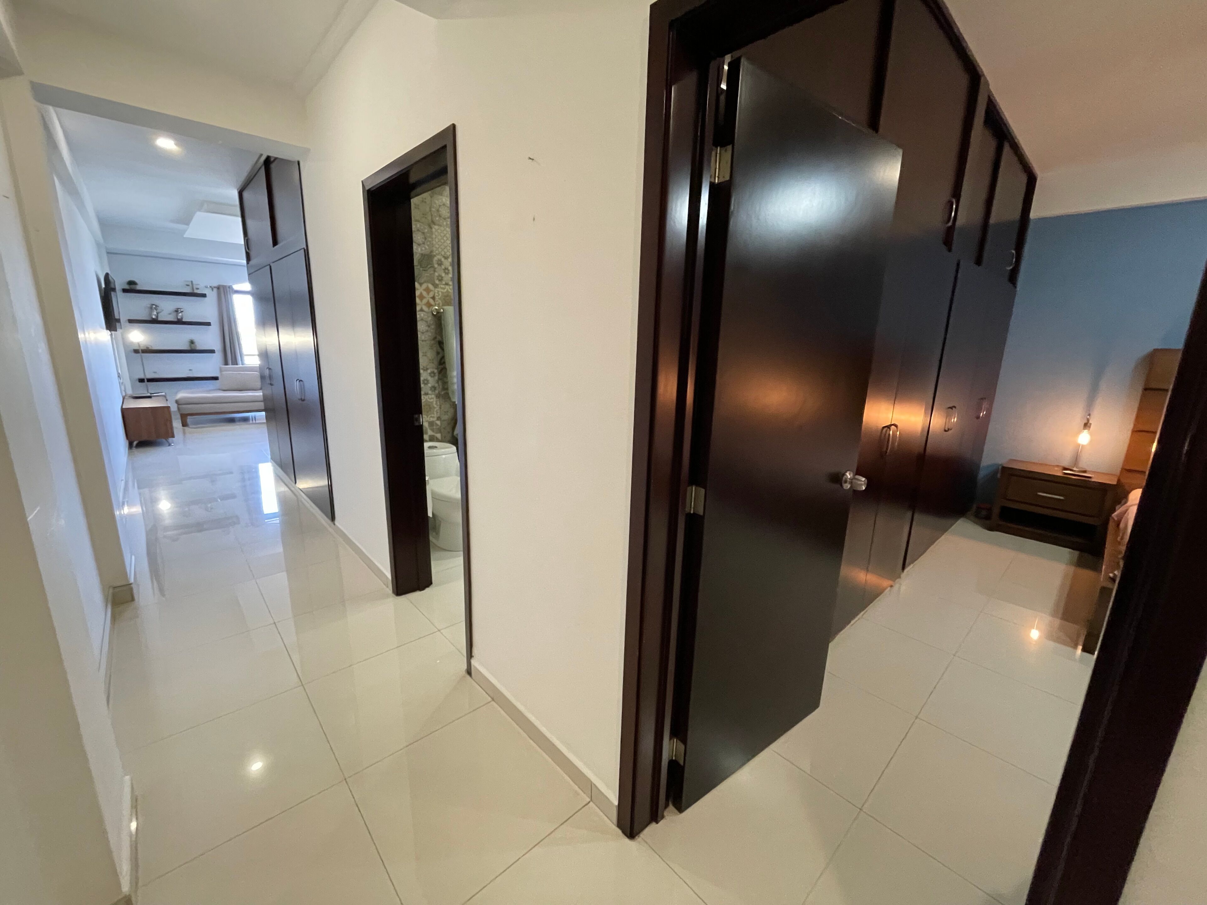 Cortinas blackout, Wi-Fi de cortesia, roupa de cama