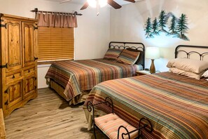 2 quartos, ferros/tábuas de passar roupa, Wi-Fi, roupa de cama