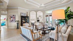 Televisión, reproductor de DVD y estéreo 