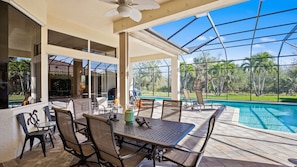 Outdoor dining - Beautiful furnished home, all amenities, close to beaches, lovely preserve view. (Fort Myers)