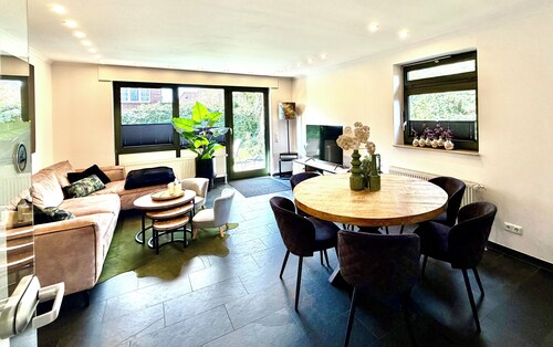 Vacation home with large garden in top location - for 6 people & dogs welcome