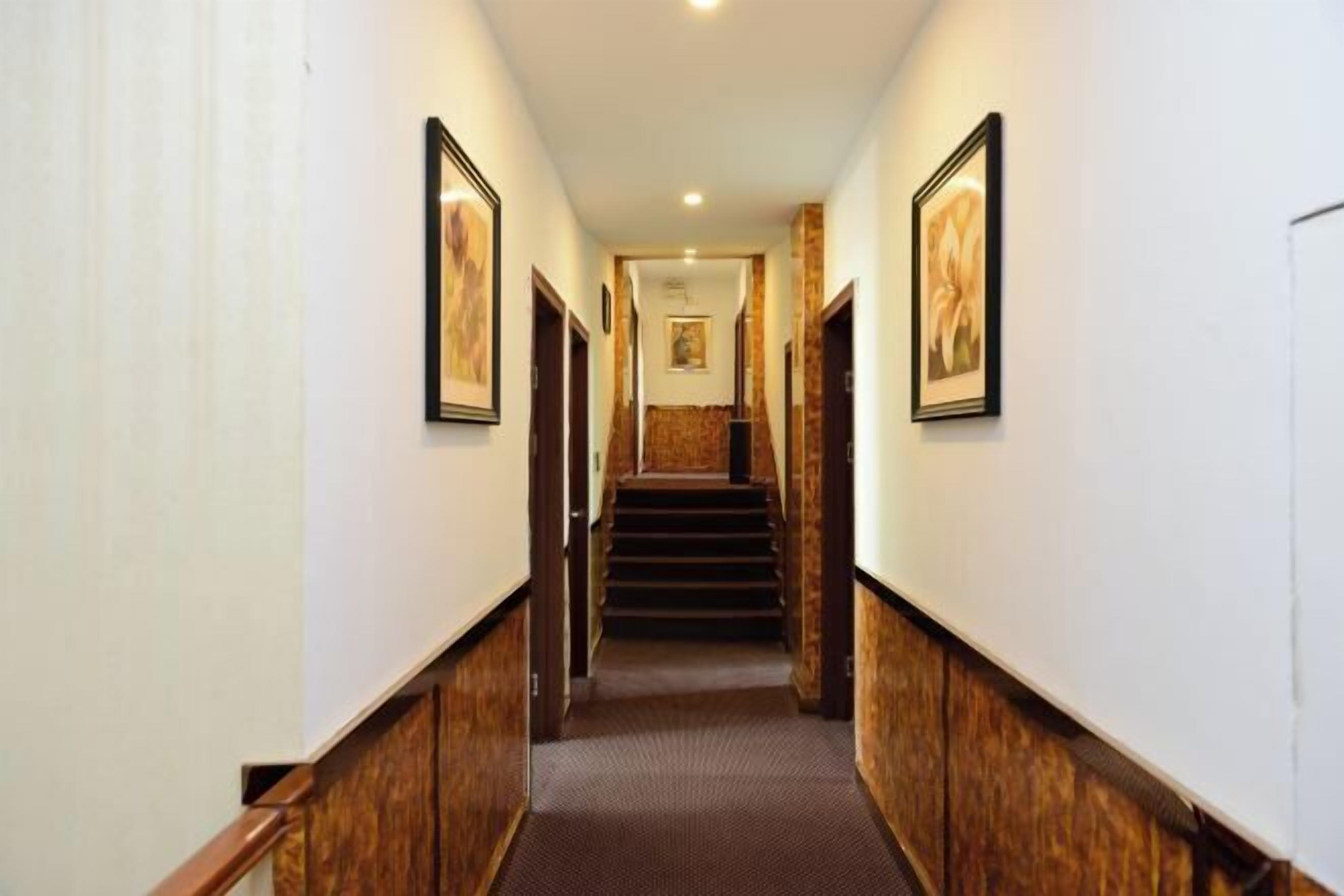 المنشأة من الداخل