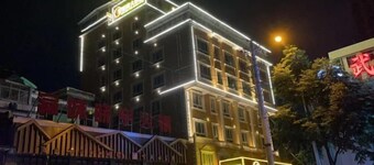 Lingjuli Grand Hotel (Enshi Prefecture National Sports Center)