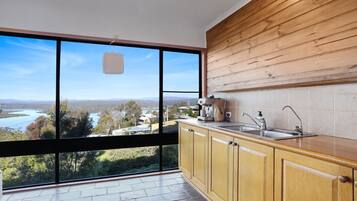 Réfrigérateur, micro-ondes, four, grille-pain