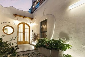 Room - Cape No. 7 Sea House (Shenzhen)