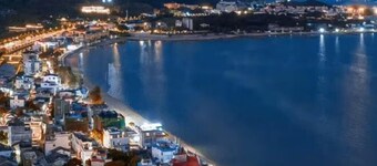 Cape No. 7 Sea House