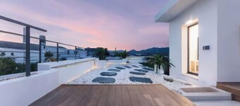 Cape No. 7 Sea House