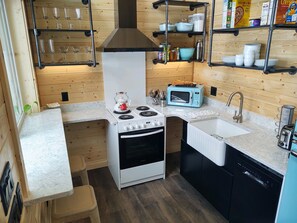 Réfrigérateur, micro-ondes, four, lave-vaisselle