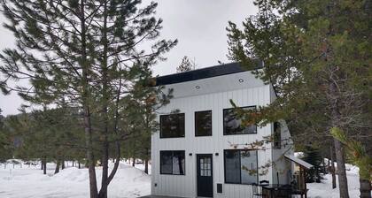 Cozy cottage next to St Regis River and Hiawatha trail system