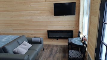 Smart TV, fireplace
