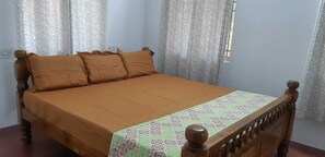 4 habitaciones, tabla de planchar con plancha, wifi y ropa de cama 