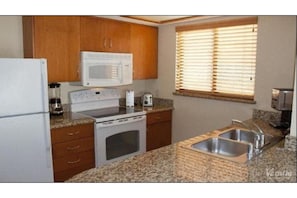 Private kitchen - Polo Towers Resort-1 Bedroom! (Winter Garden)