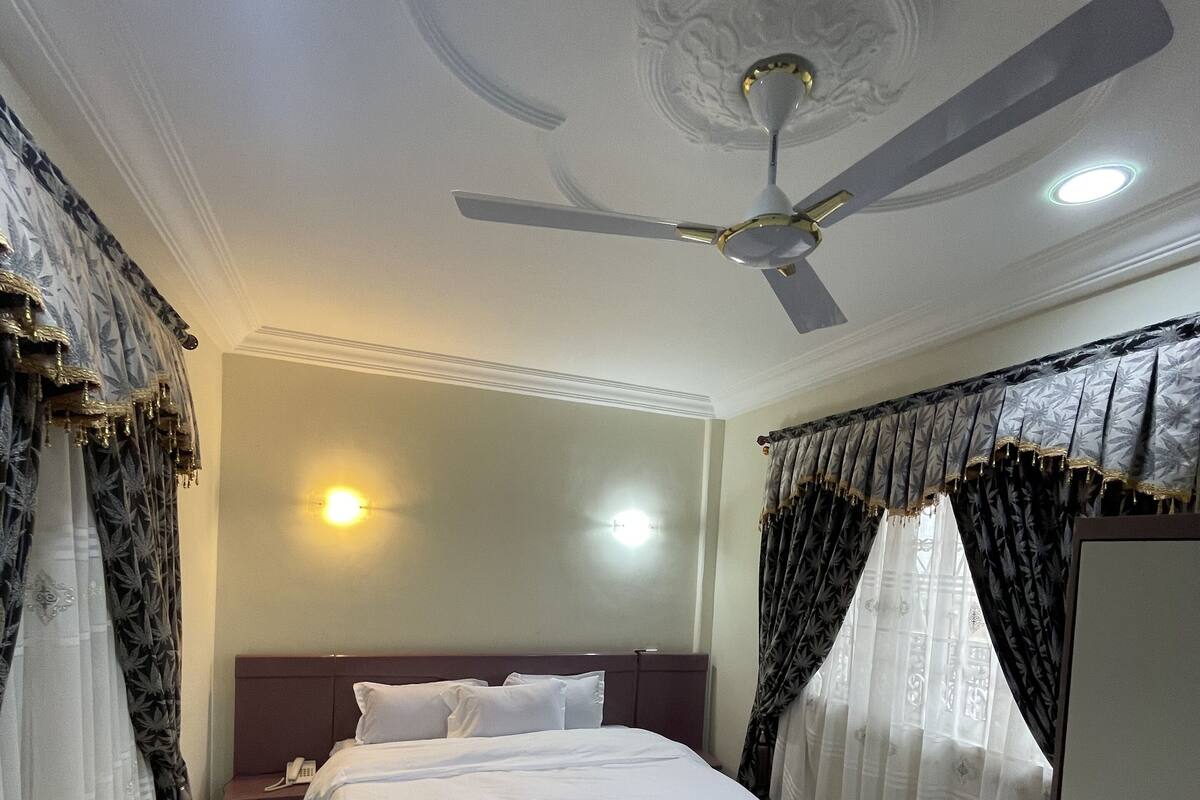 Soundproofing, free WiFi