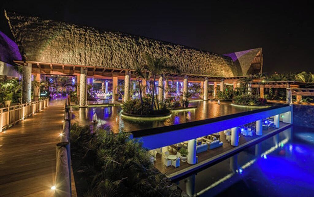 Innenpool, Außenpool