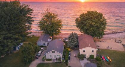 Walk out Beach! 2 homes on Lake Huron with Hot tubs!