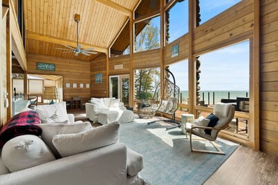 Ainsley's Cove - Swim spa open all year!