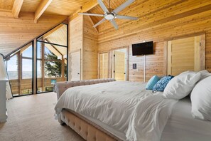 6 bedrooms, iron/ironing board, free WiFi, bed sheets