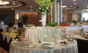 Unclassified image, 5 of 88, button - Yu Jing Lou Hotel (Ci County)