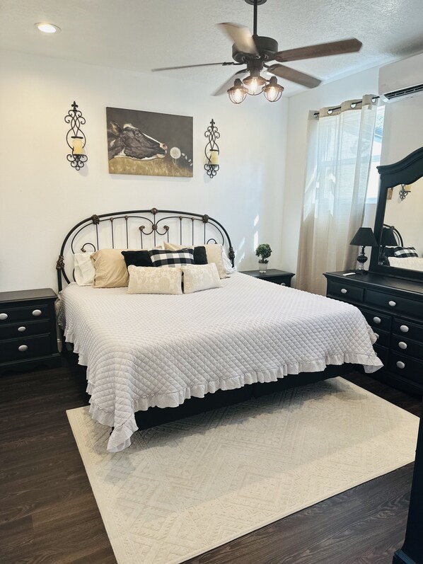 2 bedrooms, iron/ironing board, travel cot, free WiFi