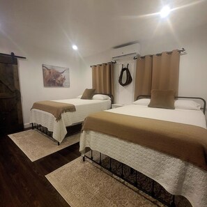 2 bedrooms, iron/ironing board, travel cot, free WiFi