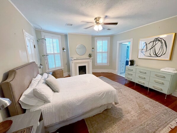 5 Schlafzimmer, Zimmersafe, Bügeleisen/Bügelbrett, Reisekinderbett