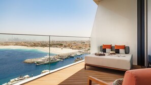 Marina Deluxe Room with Marina & Dubai Skyline Views - includes Private Terrace (11 sqm) | Terrace/patio