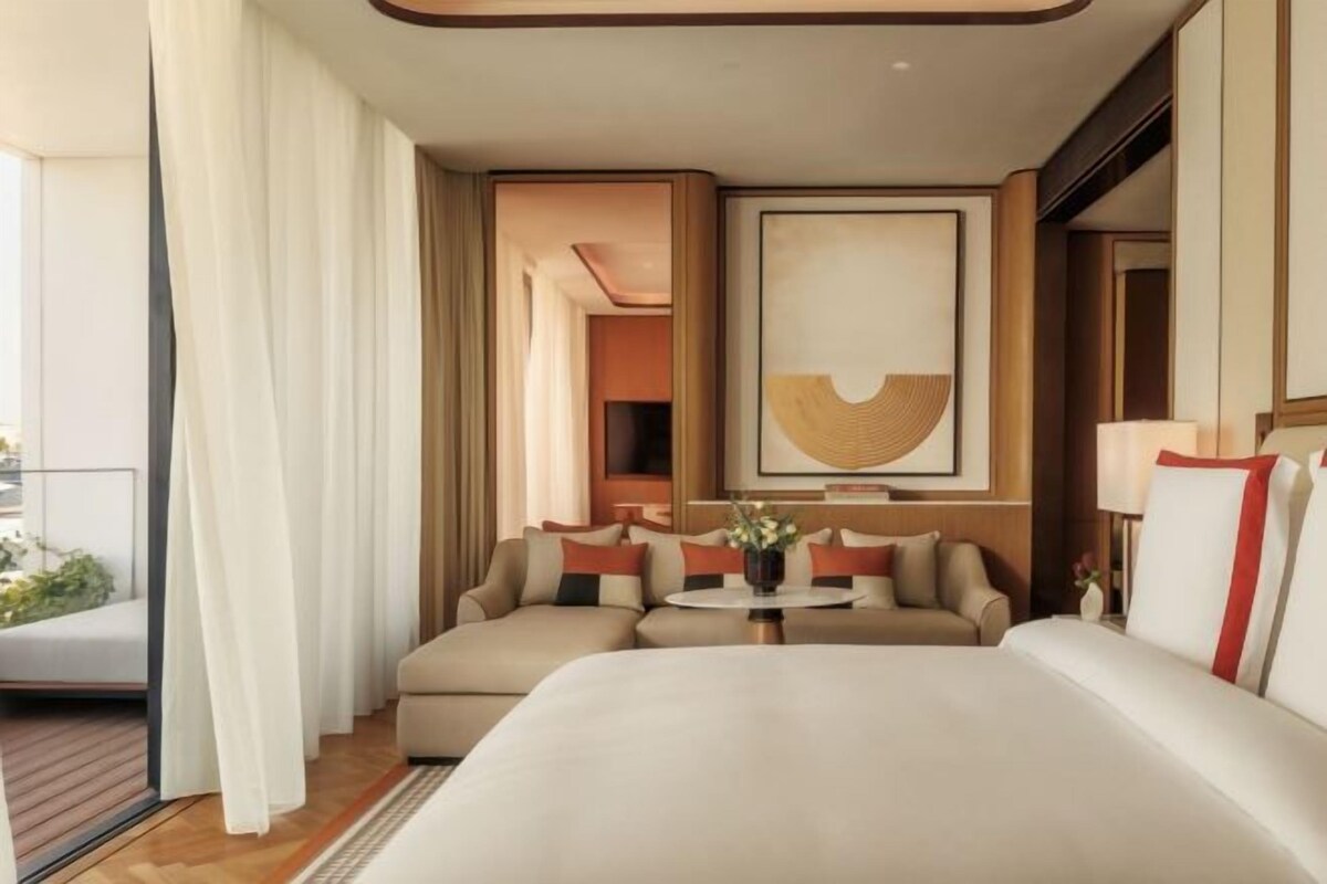 Premium bedding, minibar, in-room safe, desk