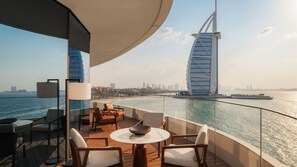 Ocean Panoramic Room - Butler Service, Iliana Pool Club Access, 98sqm Terrace with Panoramic View | Terrace/patio - Jumeirah Marsa Al Arab Dubai (Dubai)