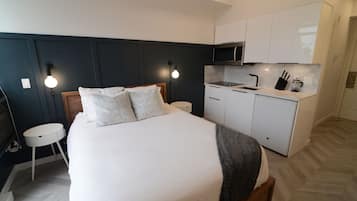 1 Schlafzimmer, BĂŒgeleisen/BĂŒgelbrett, WLAN, BettwĂ€sche