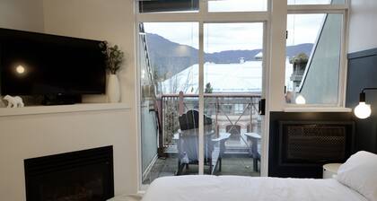 Modern Whistler Village Studio with Mountain Views