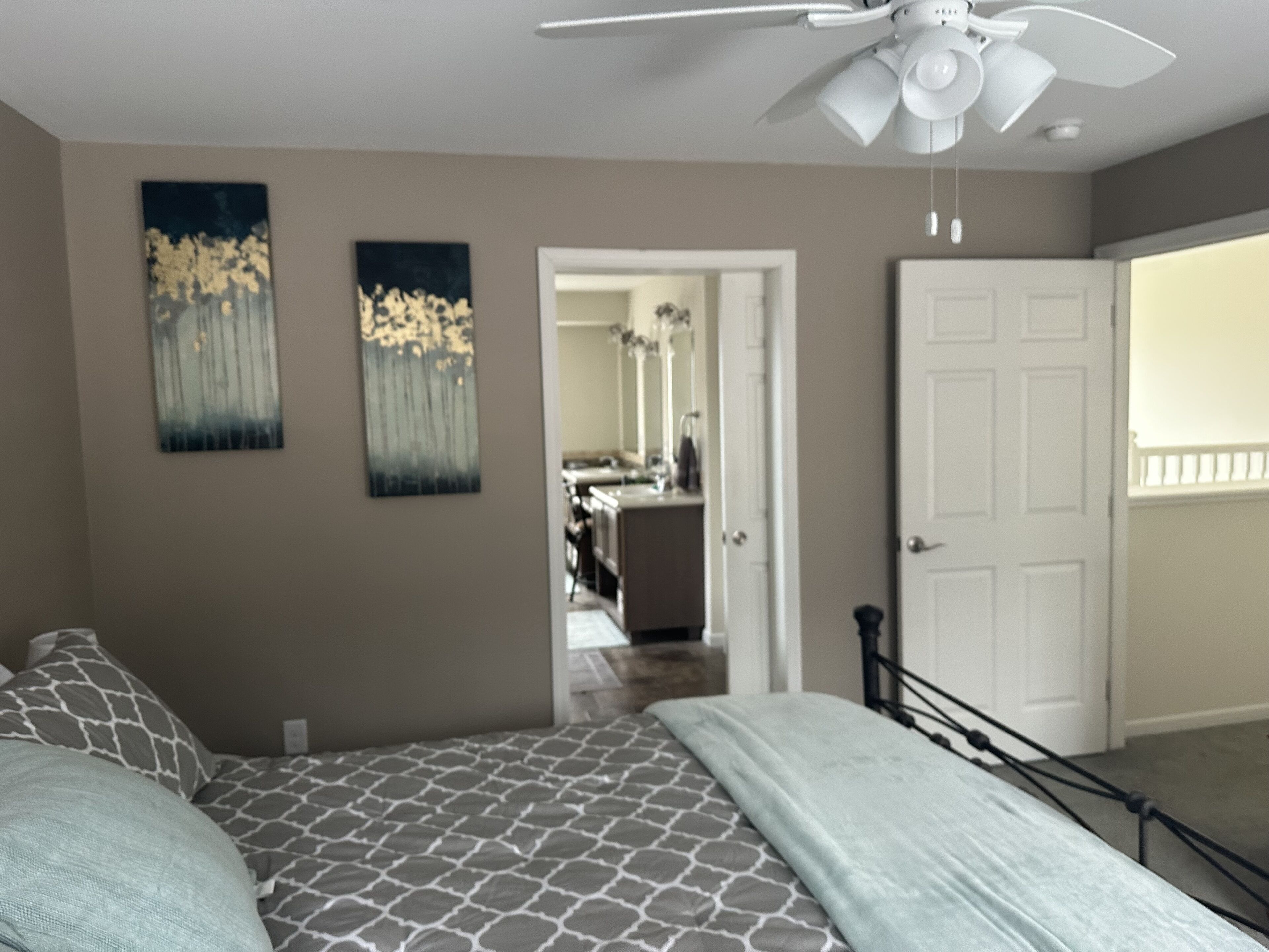 5 chambres, fer et planche à repasser, lit parapluie, Wi-Fi gratuit