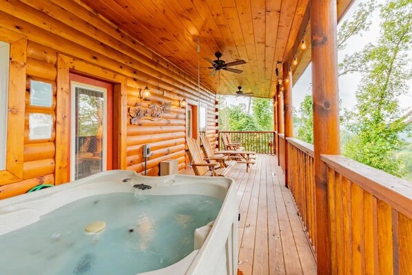 Terrace/patio - Close to DT Gatlinburg/National park | Views (Gatlinburg)