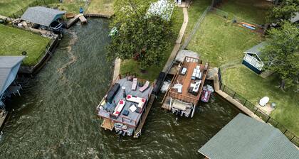 New Listing-2 Houses one level, Waterfront on Cove, Dock, Firepit, Game Room