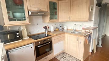 Réfrigérateur, micro-ondes, four, lave-vaisselle