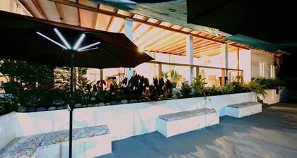 Suite Tierra - The Garden House - Piscina, Botanico, BBQ, Parqueadero.