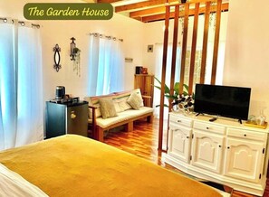 1 chambre, coffres-forts dans les chambres, fer et planche à repasser