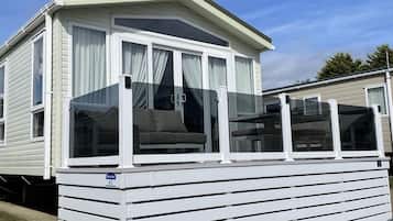 Huisje, 2 queensize bedden | Exterieur