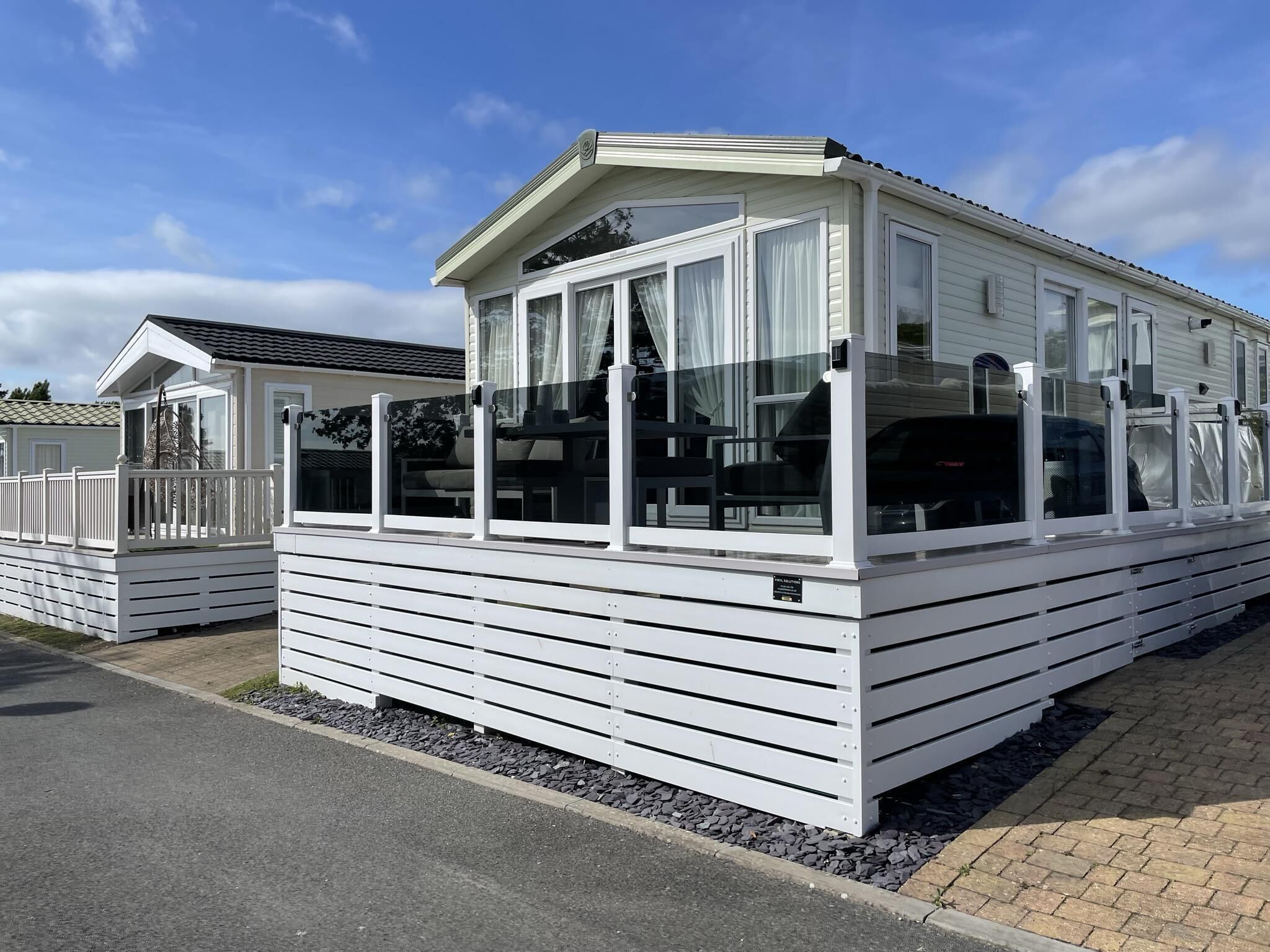 キャビン クイーンベッド 2 台 | 外観